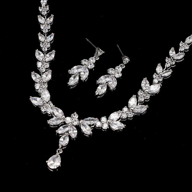 Bridal Sparkle Necklace & Earrings · Silver Tone, photo 4